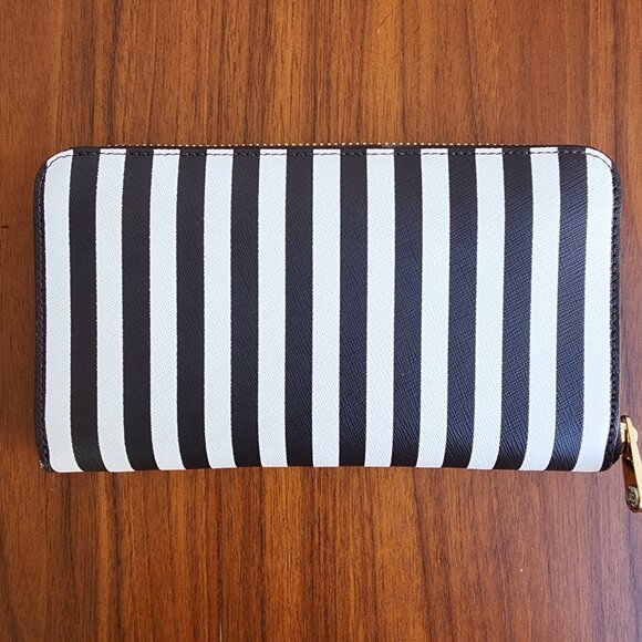 🔴SOLD🔴NWOT Henri Bendel Centennial Stripe Zip Around Wallet with Dustbag - Picture 3 of 11